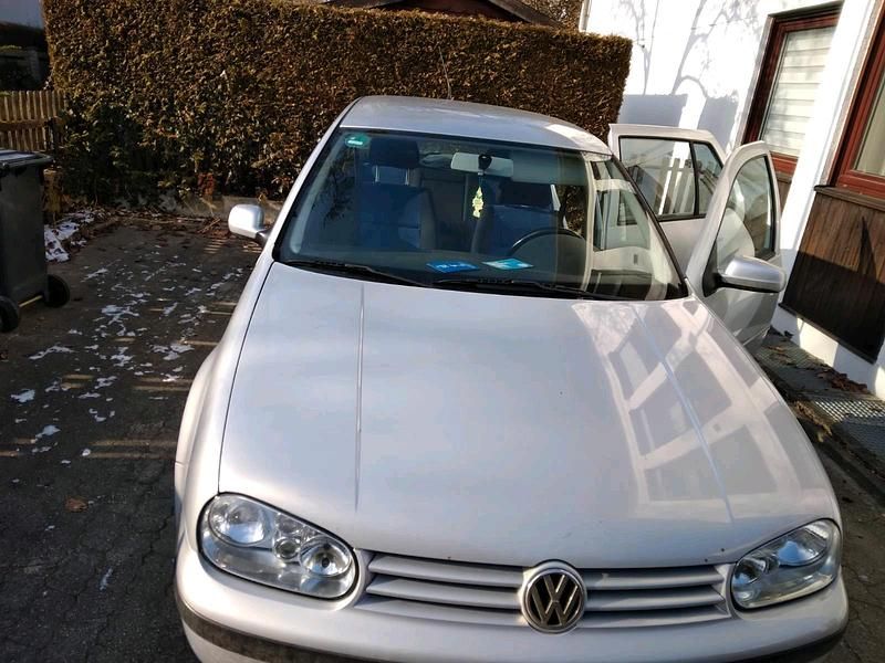 Silber Gebraucht 2003 VW Golf IV Kleinwagen | 790 € (Superpreis) - Bild 1/4