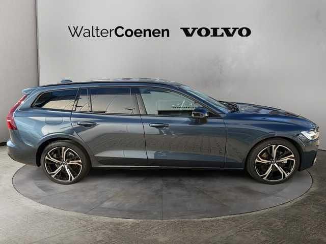 Gebraucht Volvo V60 145 PS (106 kW) 2025 Kombi
