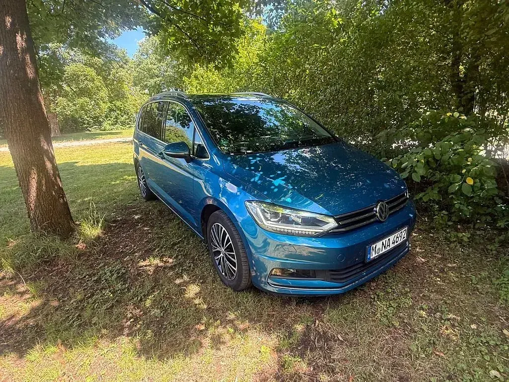 Gebraucht VW Touran Highline 150 PS (110 kW) 2019 Blau Van / Kleinbus