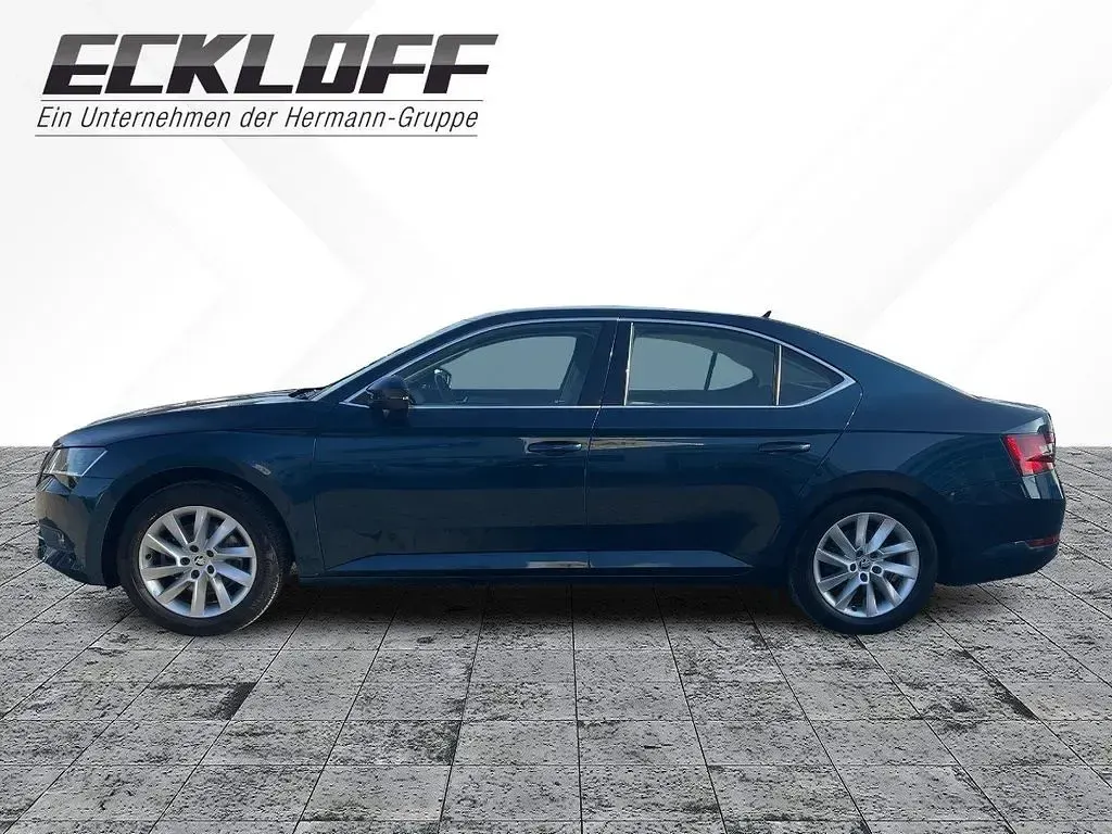 Gebraucht Skoda Superb Style 150 PS (110 kW) 2019 Blau Limousine