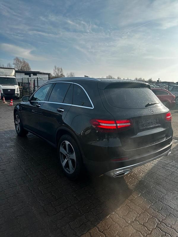 Gebraucht Mercedes GLC350 258 PS (189 kW) 2017 Schwarz SUV