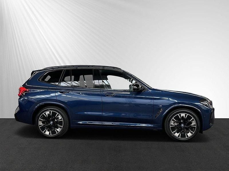 Phytonicblau Gebraucht 2023 BMW iX3 Impressive SUV | 49.900 € (Guter Preis) - Bild 1/2