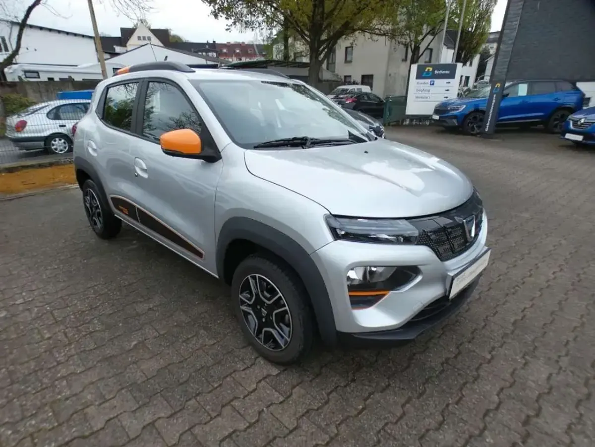 Używany Dacia Spring Comfort Plus 33 kW (45 KM) 2021 Szary Hatchback
