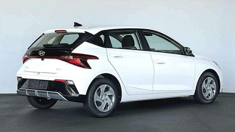 Gebraucht Hyundai i20 Comfort 101 PS (74 kW) 2024 Weiss / atlaswhite Kleinwagen