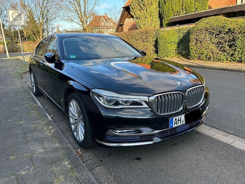 Schwarz Gebraucht 2016 BMW 730 Limousine | 21.500 € (Superpreis) - Bild 1/4