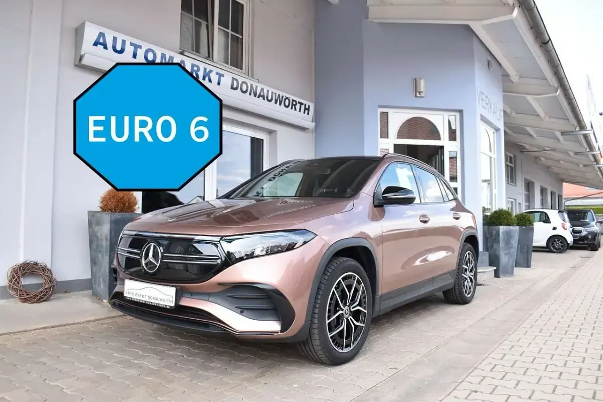 Gebraucht Mercedes EQA250+ AMG line 139 kW (190 PS) 2023 Gold metallic SUV