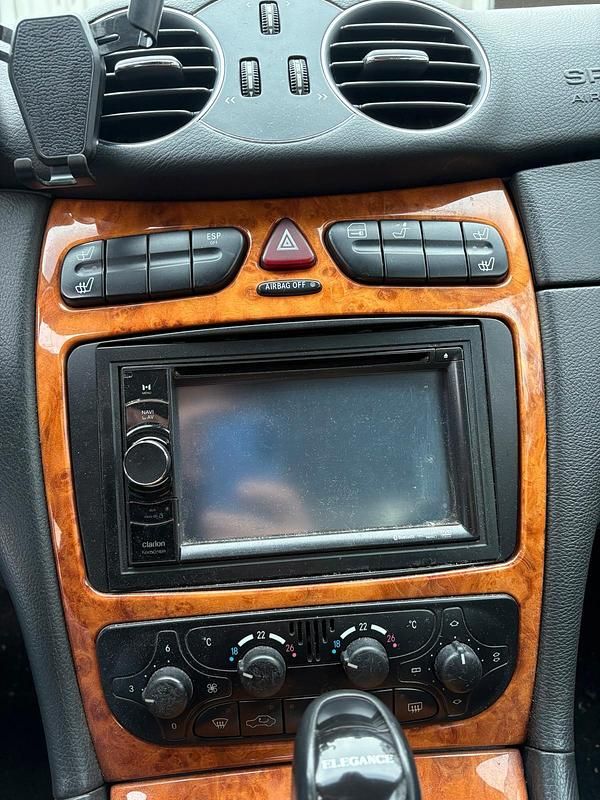 Gebraucht Mercedes CLK240 170 PS (125 kW) 2002 Silber Coupé