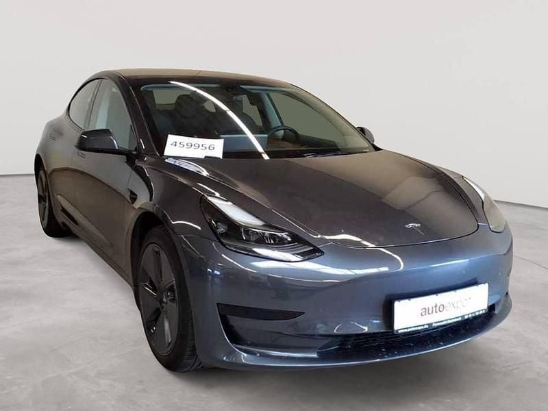 Midnight silver metallic Gebraucht 2021 Tesla Model 3 Standard Range Plus Limousine | 21.990 € (Guter Preis) - Bild 1/4