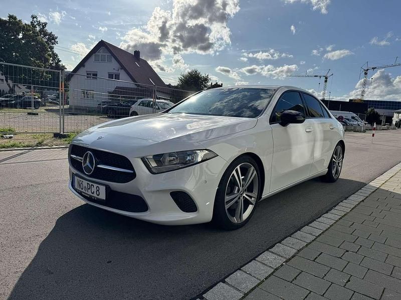 Gebraucht 2021 Mercedes A220 Edition Limousine | 19.900 € - Bild 1/4