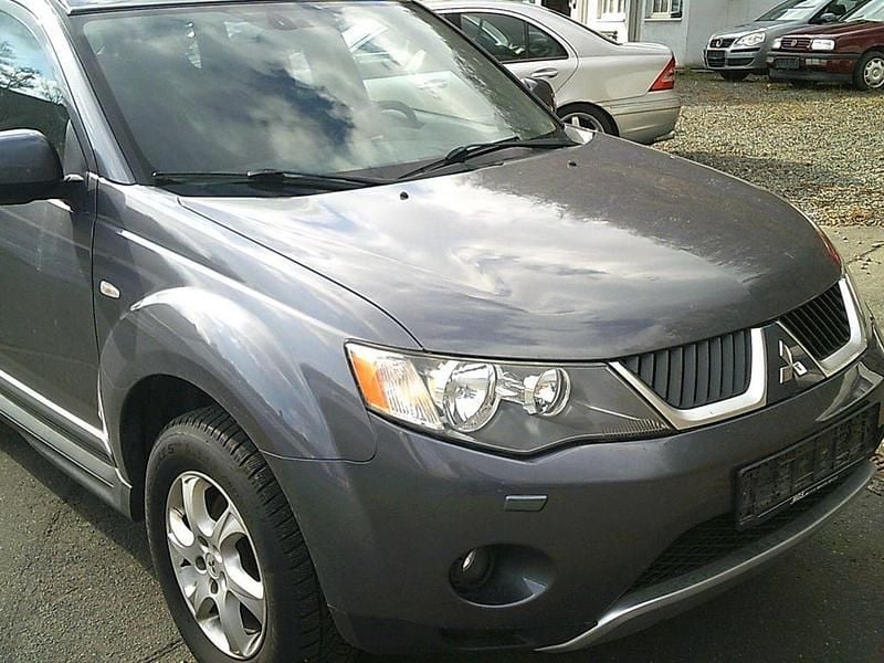 Gebraucht Mitsubishi Outlander Intense 170 PS (125 kW) 2009 Grau SUV