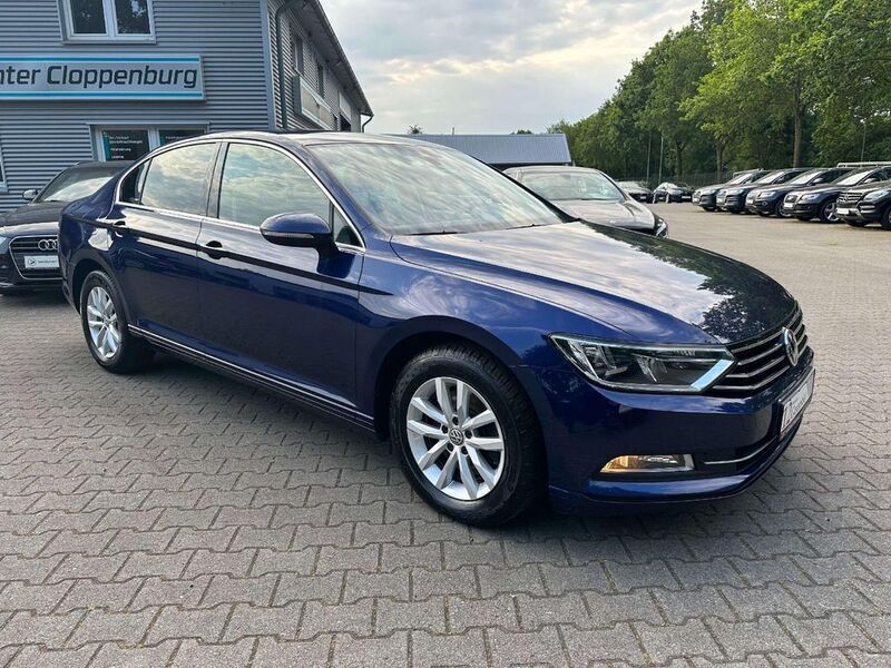 Gebraucht VW Passat Comfortline 150 PS (110 kW) 2018 Blau (atlantic blue metallic) Limousine