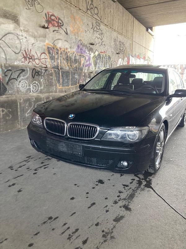 Schwarz Gebraucht 2005 BMW 730 Limousine | 4.700 € (Superpreis) - Bild 1/4