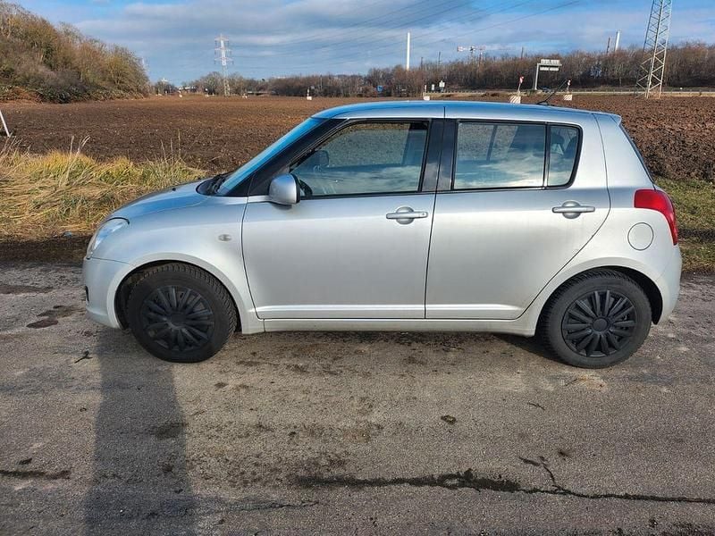 Silber Gebraucht 2007 Suzuki Swift Comfort Limousine | 2.600 € (Guter Preis) - Bild 1/4