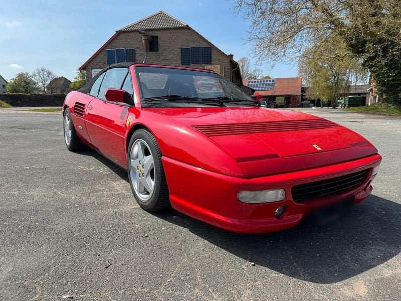 Second-hand Ferrari Mondial 300 CP (220 kW) 1989 Roșu Cabrio