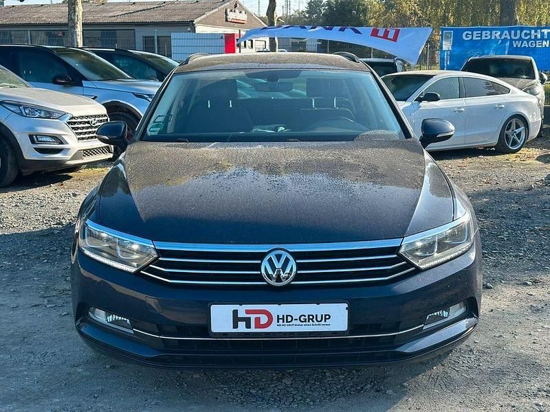 Gebraucht VW Passat Comfortline 190 PS (139 kW) 2015 Blau Kombi