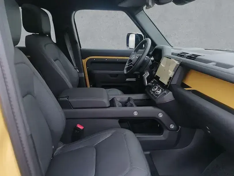 Gebraucht Land Rover Defender 349 PS (256 kW) 2026 Deep sandglow yellow SUV