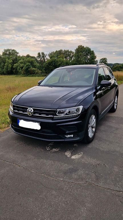 Schwarz Gebraucht 2020 VW Tiguan Comfortline SUV | 21.000 € (Guter Preis) - Bild 1/4