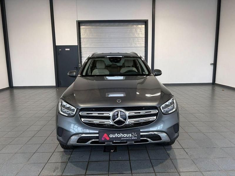 Gebraucht Mercedes GLC200 197 PS (144 kW) 2022 Grau SUV