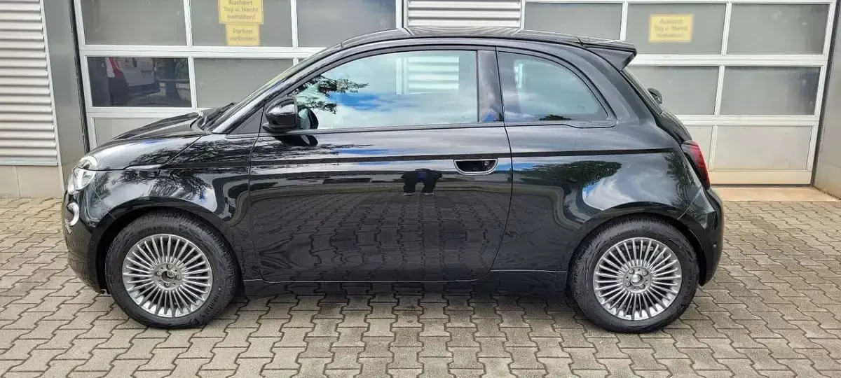 Gebraucht Fiat 500e 86 kW (118 PS) 2023 Onyx schwarz Kleinwagen