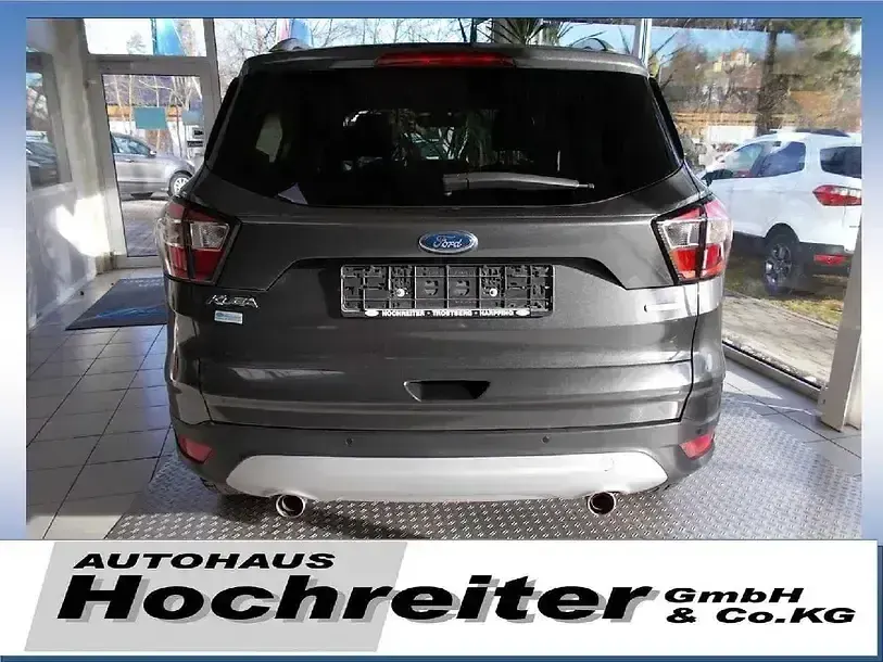 Gebraucht Ford Kuga Cool & Connect 150 PS (110 kW) 2018 Grau SUV