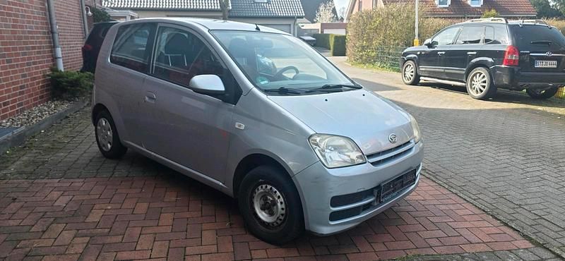 Gebraucht Daihatsu Cuore 58 PS (42 kW) 2006 Silber Kleinwagen