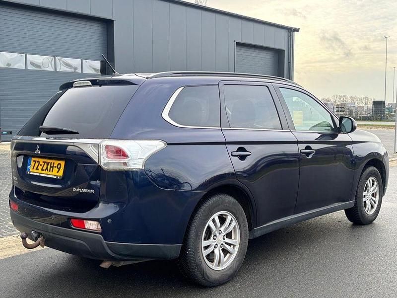 Gebraucht Mitsubishi Outlander Intense 150 PS (110 kW) 2013 Blau SUV