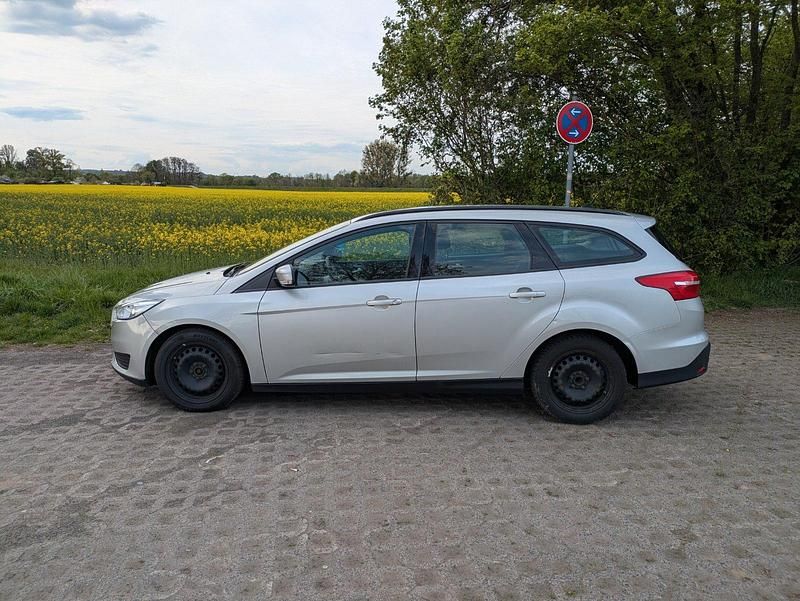 Usata Ford Focus 120 CV (88 kW) 2015 Argento Station wagon