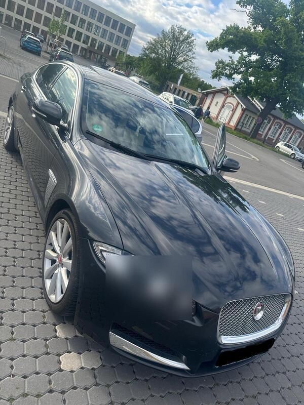 Schwarz Gebraucht 2013 Jaguar XF Limousine | 9.499 € (Fairer Preis) - Bild 1/4