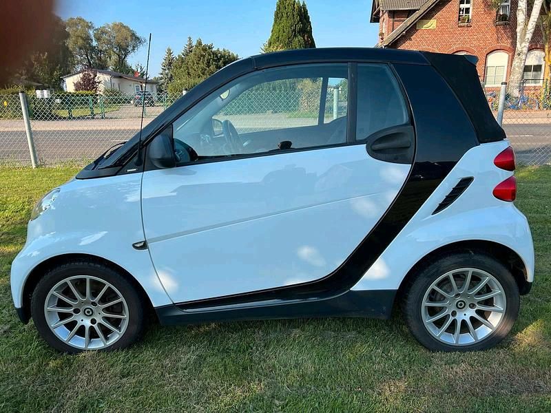 Gebraucht Smart ForTwo Cabrio Passion 71 PS (52 kW) 2010 Weiß Cabrio