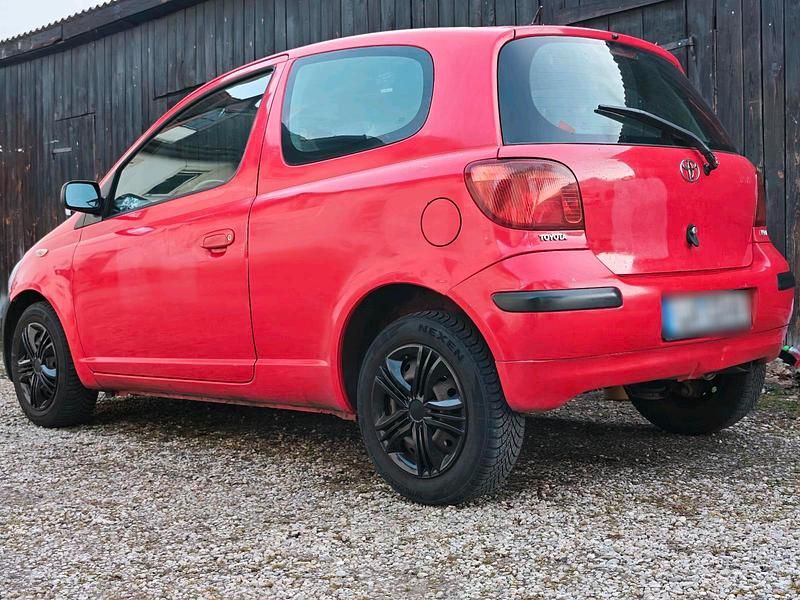 Gebraucht Toyota Yaris 65 PS (47 kW) 2004 Rot Kleinwagen