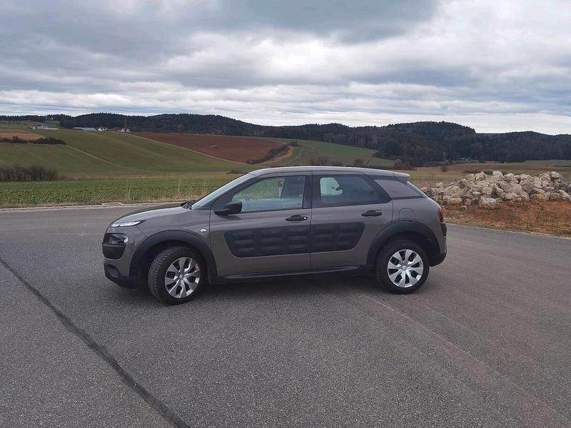 Gebraucht Citroën C4 Cactus 99 PS (72 kW) 2015 Braun Kleinwagen