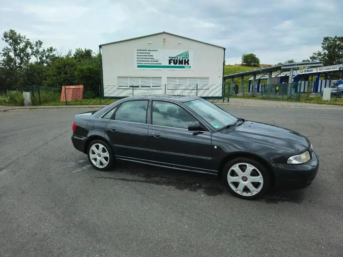 Gebraucht Audi S4 Basis 265 PS (194 kW) 1998 Schwarz Limousine