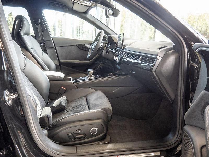 Gebraucht Audi RS4 Design 450 PS (330 kW) 2024 Schwarz / mythosschwarz Kombi