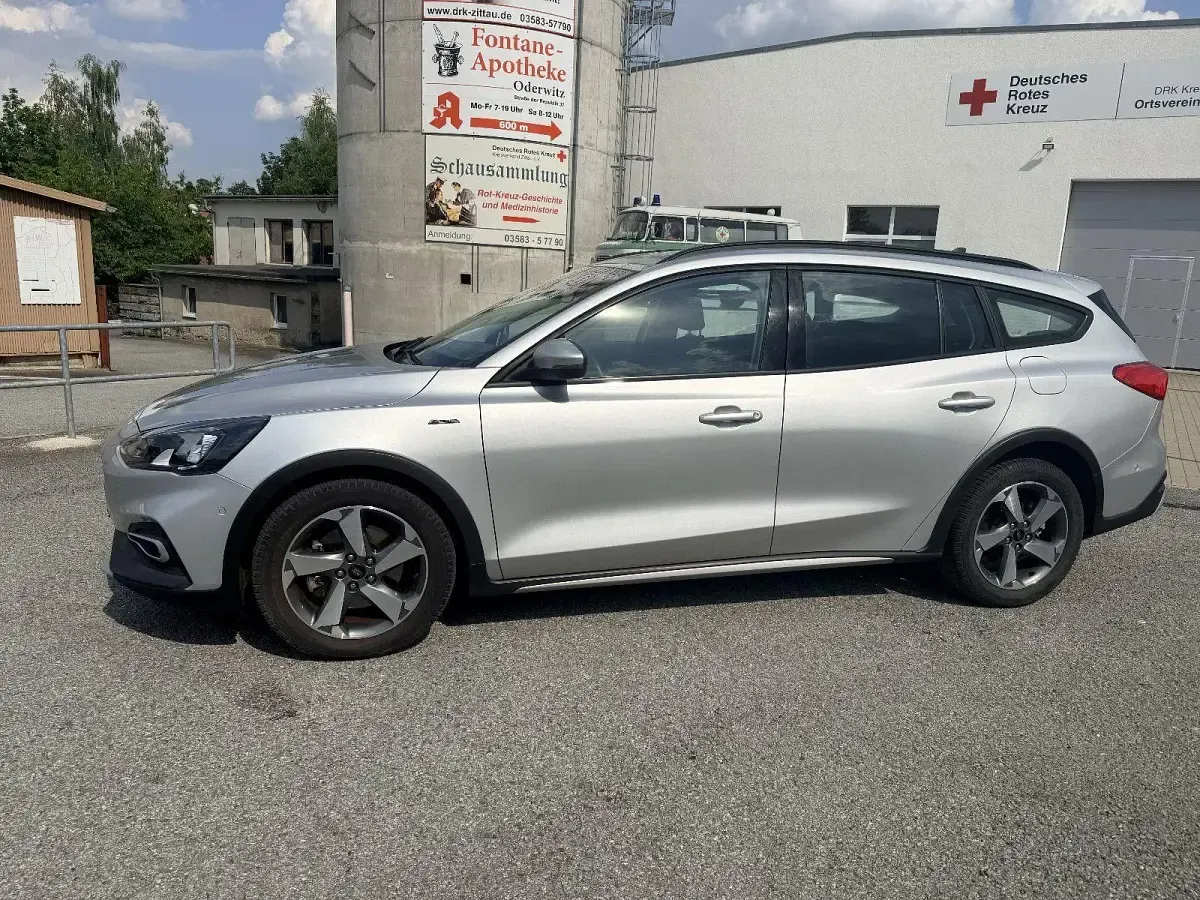 Gebraucht Ford Focus Active X 150 PS (110 kW) 2020 Silber Kombi