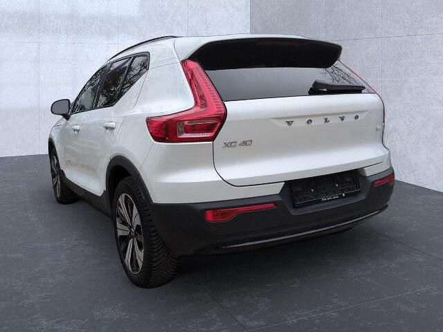 Gebraucht Volvo XC40 Plus 261 PS (191 kW) 2022 Crystal white (metallic) SUV