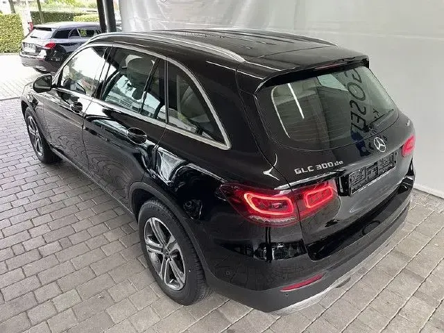 Gebraucht Mercedes GLC300e 306 PS (225 kW) 2021 SUV