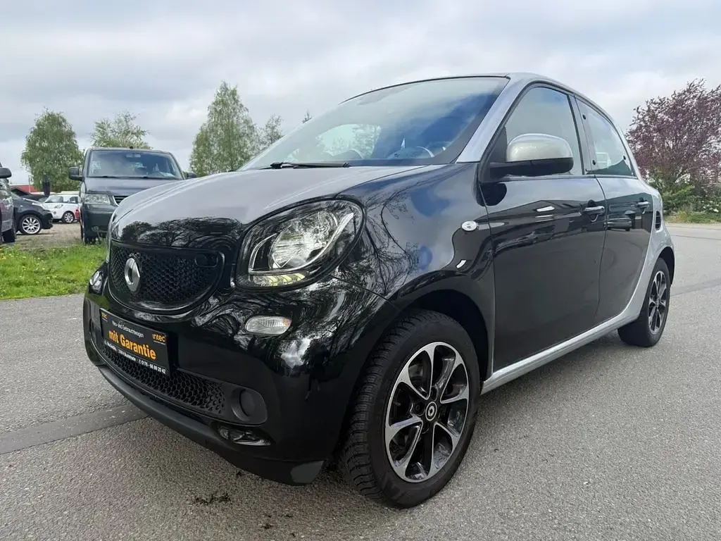 Usata Smart ForFour Basis 71 CV (52 kW) 2015 Nero Utilitaria