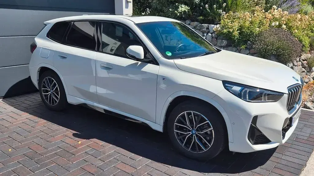 Gebraucht BMW iX1 Performance 230 kW (313 PS) 2023 Weiß SUV