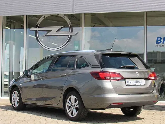 Gebraucht Opel Astra Active 110 PS (80 kW) 2017 Grau Kombi