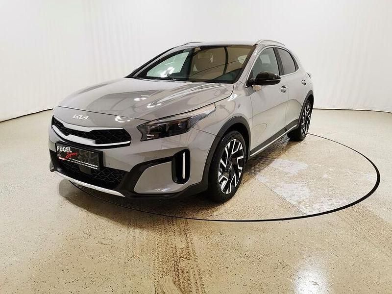 Neu Kia XCeed 150 PS (110 kW) 2026 Wolf grey SUV