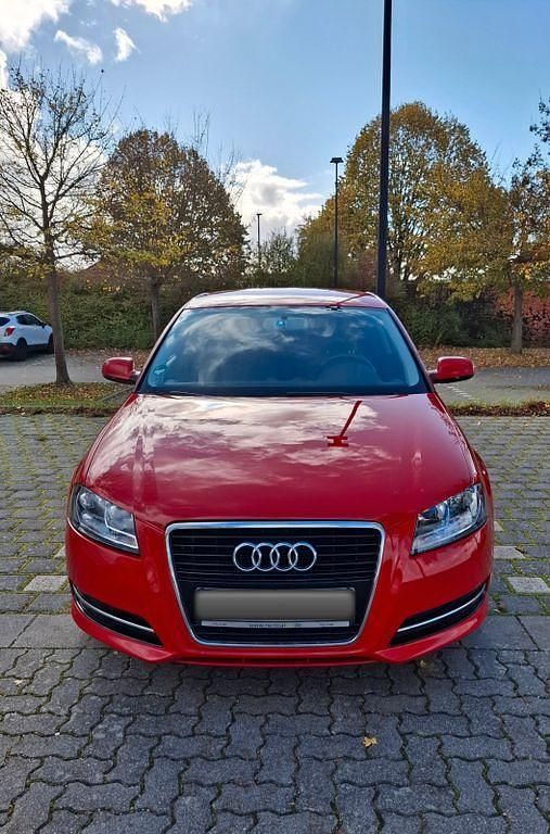 Rot Gebraucht 2011 Audi A3 Attraction Limousine | 3.600 € (Superpreis) - Bild 1/4