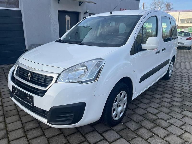 Weiß Gebraucht 2015 Peugeot Partner Tepee Active Van / Kleinbus | 5.490 € (Fairer Preis) - Bild 1/4