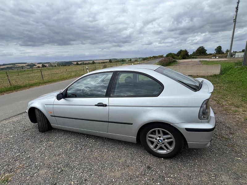 Gebraucht BMW 316 Compact 116 PS (85 kW) 2002 Silber Kleinwagen