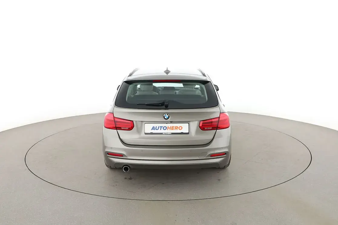 Gebraucht BMW 318 Advantage 150 PS (110 kW) 2018 Grau Kombi