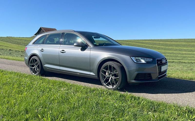 Grau Gebraucht 2017 Audi A4 Kombi | 19.500 € (Fairer Preis) - Bild 1/4