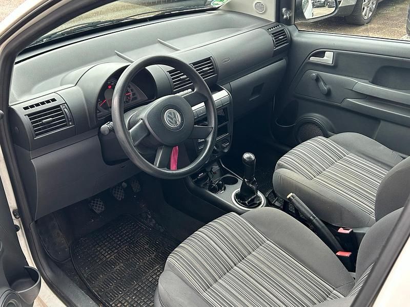 Gebraucht VW Fox 40 PS (29 kW) 2006 Weiß Kleinwagen