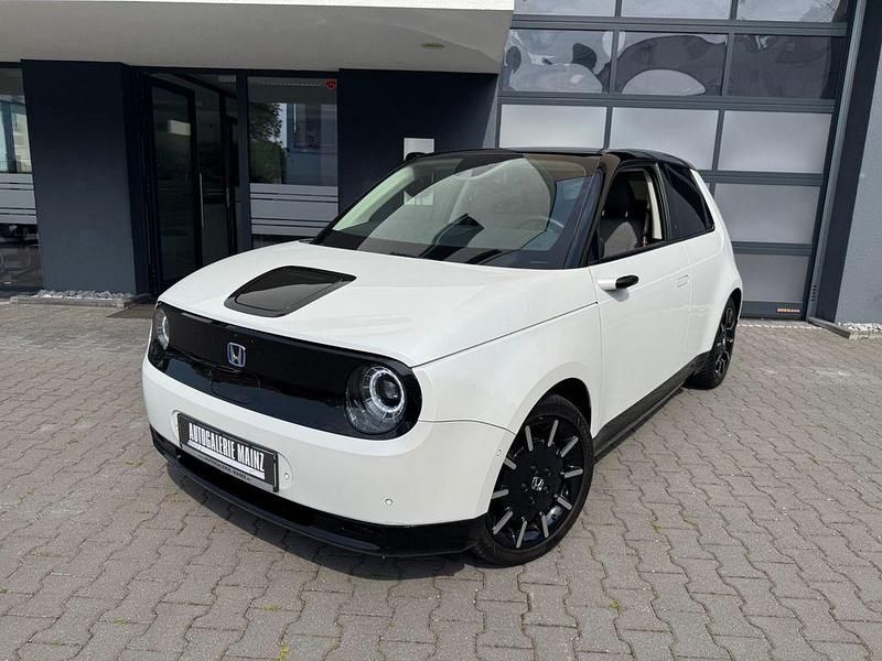 Platinum white p. Gebraucht 2021 Honda e Advance Kleinwagen | 17.980 € (Fairer Preis) - Bild 1/4