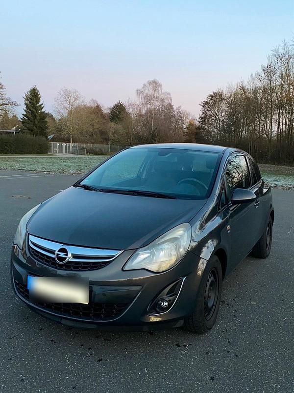 Grau Gebraucht 2014 Opel Corsa Energy Limousine | 4.999 € (Fairer Preis) - Bild 1/4