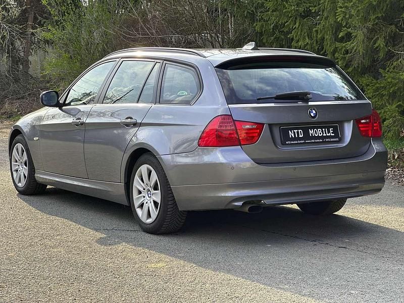 Gebraucht BMW 318 143 PS (105 kW) 2010 Spacegrau metallic Kombi