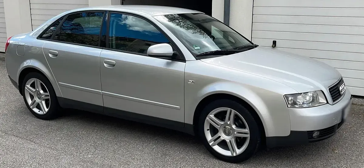Gebraucht Audi A4 130 PS (95 kW) 2001 Silber Limousine
